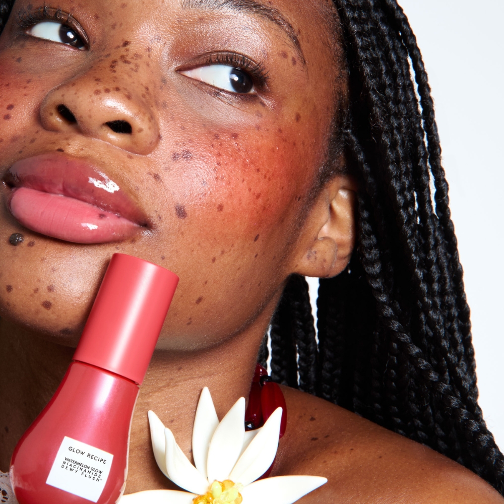 WATERMELON GLOW NIACINAMIDE DEWY FLUSH BRIGHTENING SERUM BLUSH (SUERO CON COLOR PARA MEJILLAS)